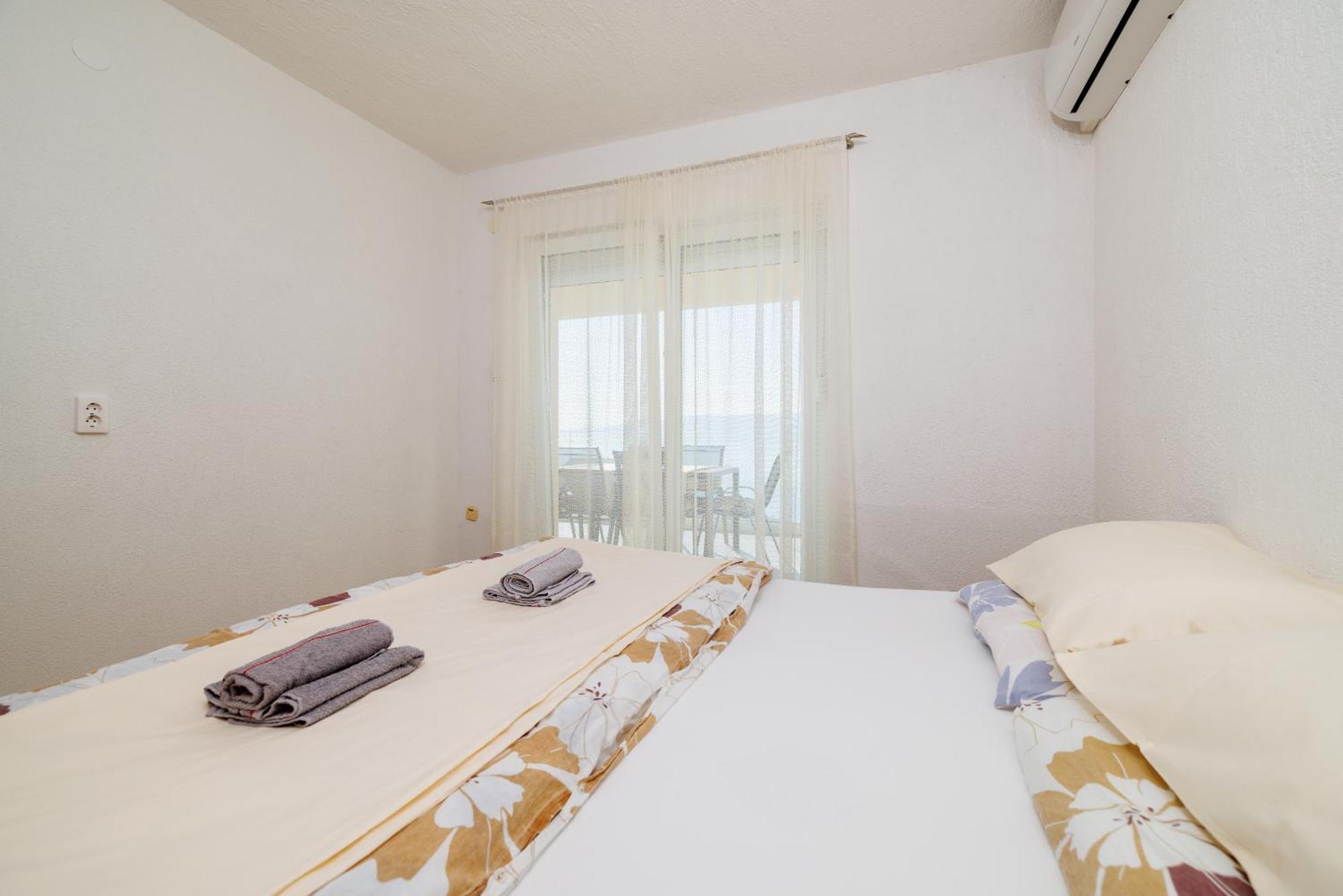 Apartmani Tijana Novi Vinodolski Exterior foto