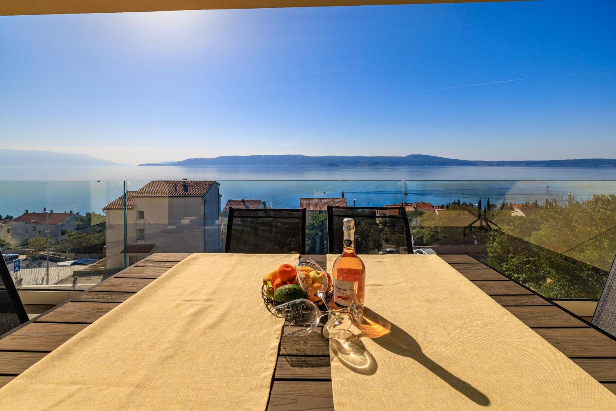 Apartmani Tijana Novi Vinodolski Exterior foto
