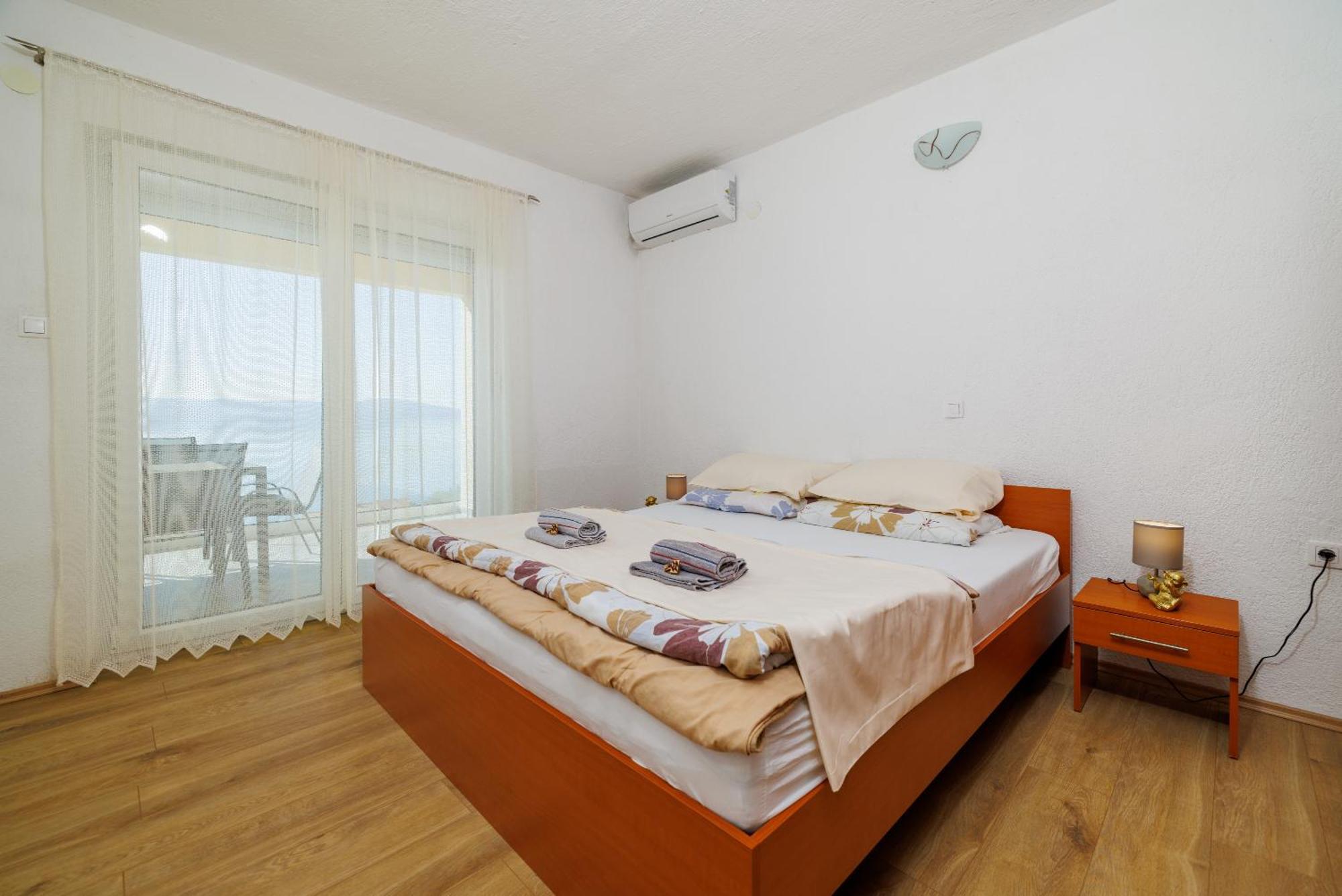Apartmani Tijana Novi Vinodolski Exterior foto