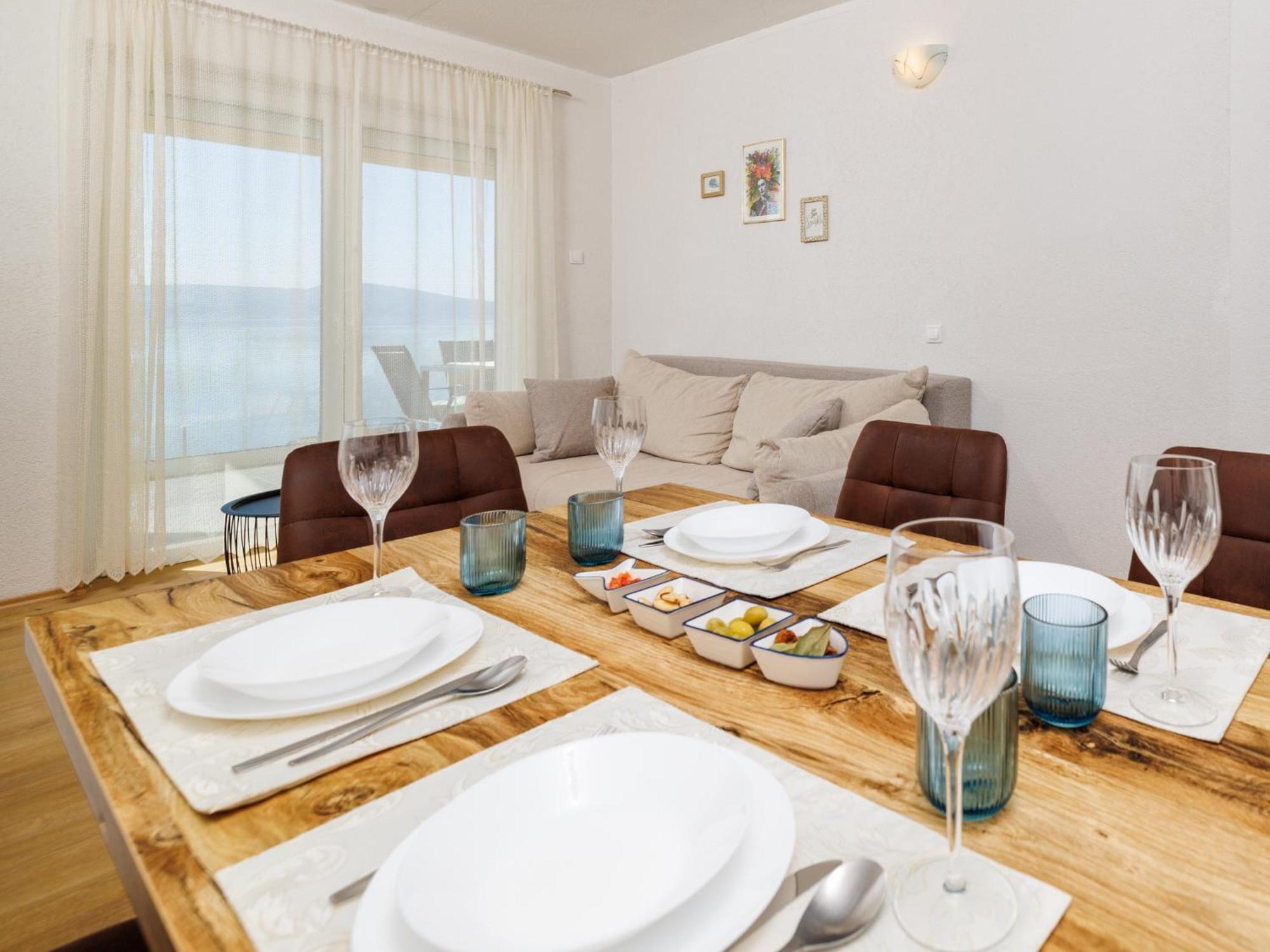 Apartmani Tijana Novi Vinodolski Exterior foto