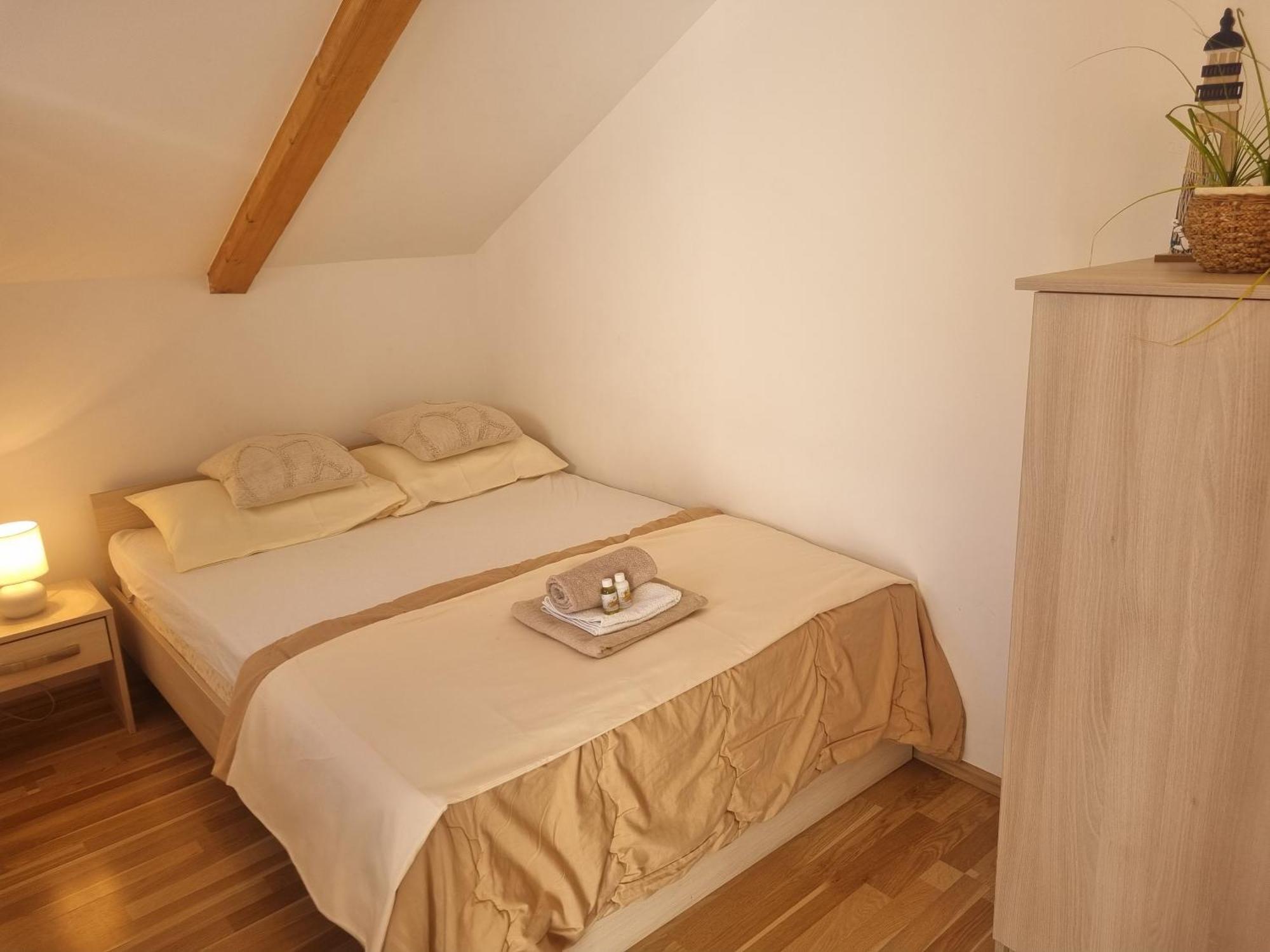 Apartmani Tijana Novi Vinodolski Exterior foto
