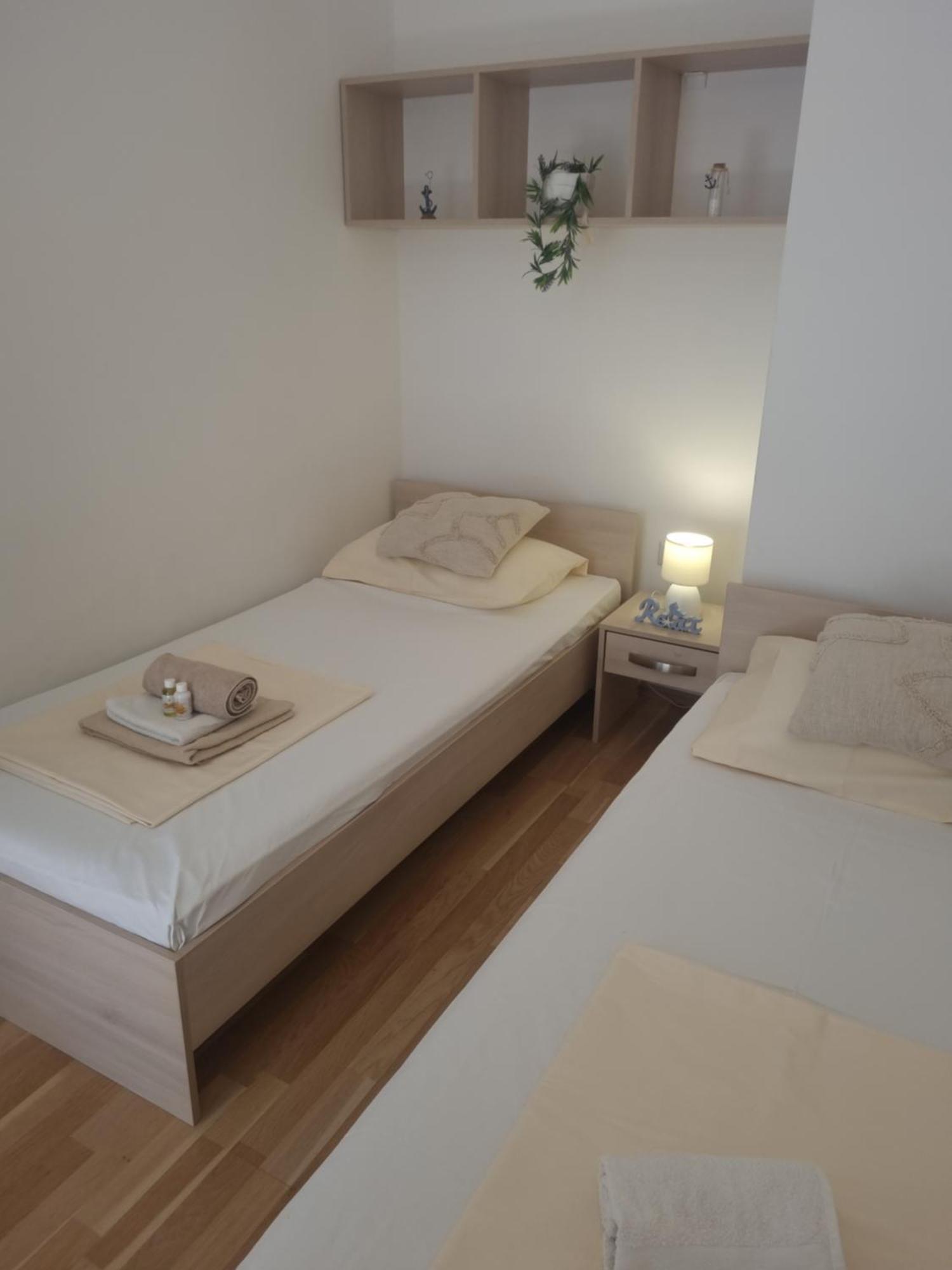Apartmani Tijana Novi Vinodolski Exterior foto